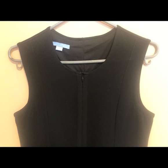 Black Dress 🍎 - Picture 2 of 3